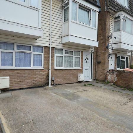 Four Bedroom Townhouse 12 Minutes Walk To Excel Exhibition Centre Londra Esterno foto