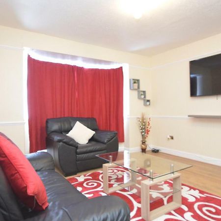 Four Bedroom Townhouse 12 Minutes Walk To Excel Exhibition Centre Londra Esterno foto