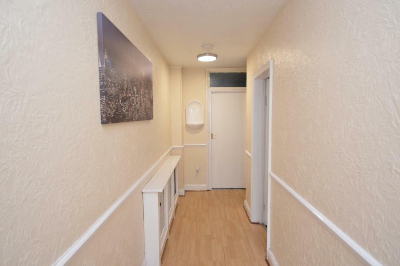 Four Bedroom Townhouse 12 Minutes Walk To Excel Exhibition Centre Londra Esterno foto
