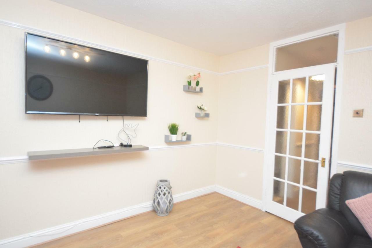 Four Bedroom Townhouse 12 Minutes Walk To Excel Exhibition Centre Londra Esterno foto