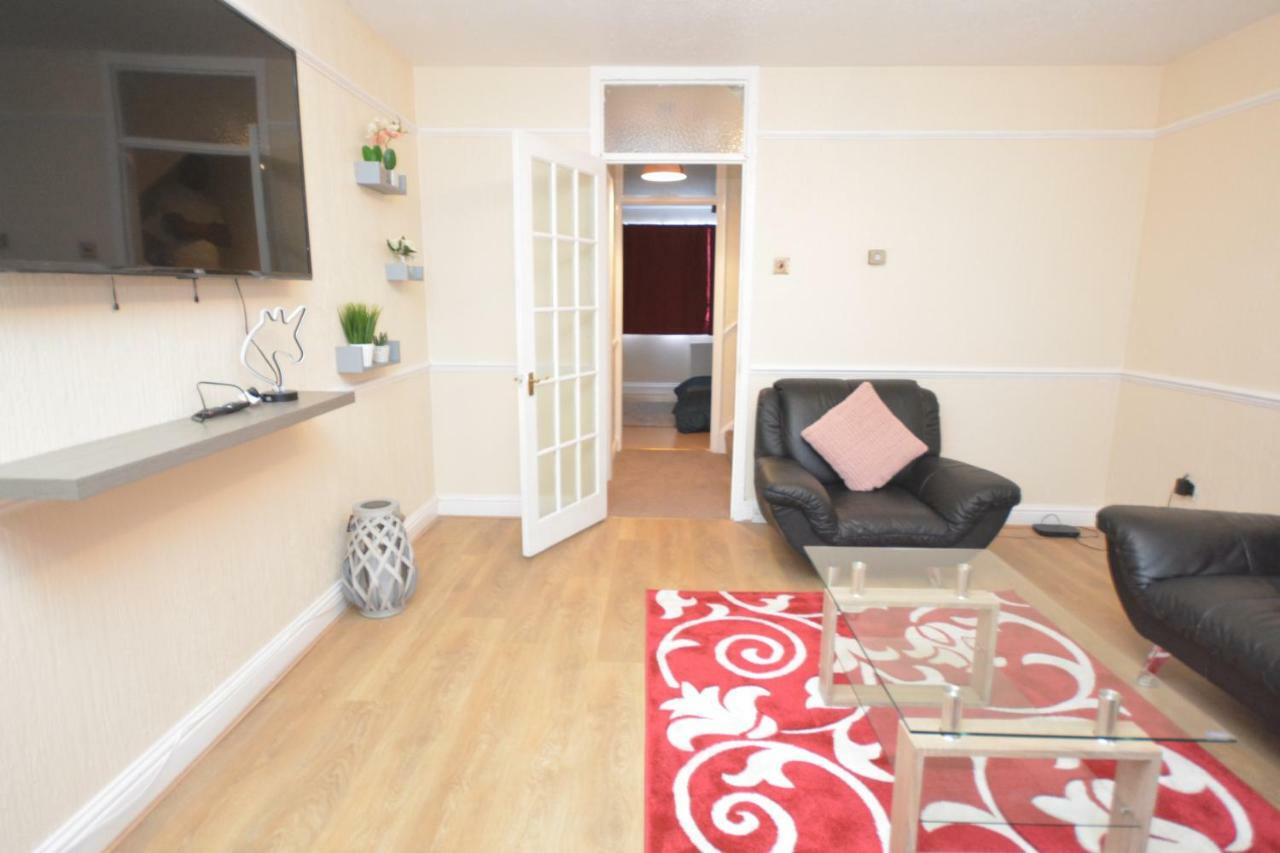 Four Bedroom Townhouse 12 Minutes Walk To Excel Exhibition Centre Londra Esterno foto