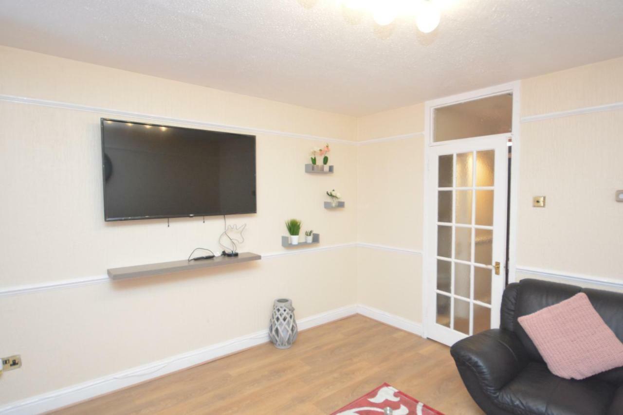 Four Bedroom Townhouse 12 Minutes Walk To Excel Exhibition Centre Londra Esterno foto