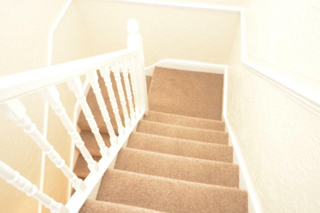 Four Bedroom Townhouse 12 Minutes Walk To Excel Exhibition Centre Londra Esterno foto