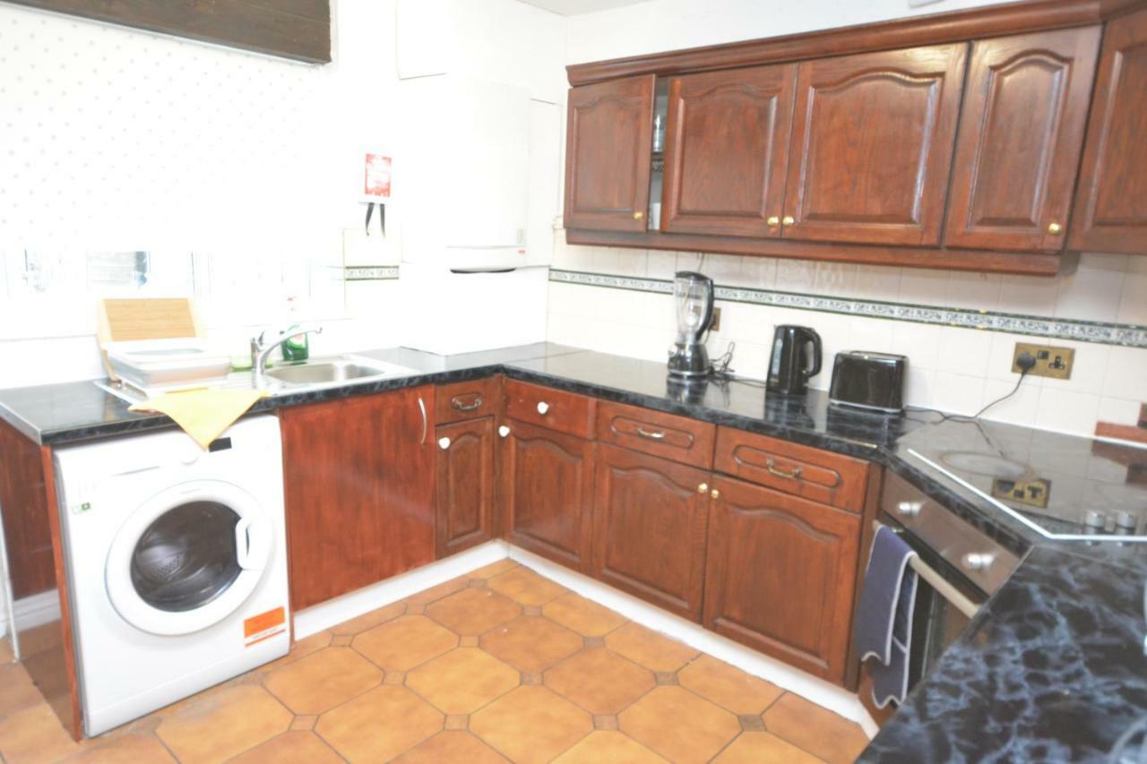 Four Bedroom Townhouse 12 Minutes Walk To Excel Exhibition Centre Londra Esterno foto